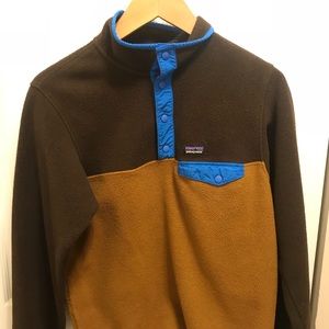 Multi colored boys Patagonia pull over